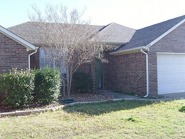 Primary Photo - 1001 Brookhaven Dr