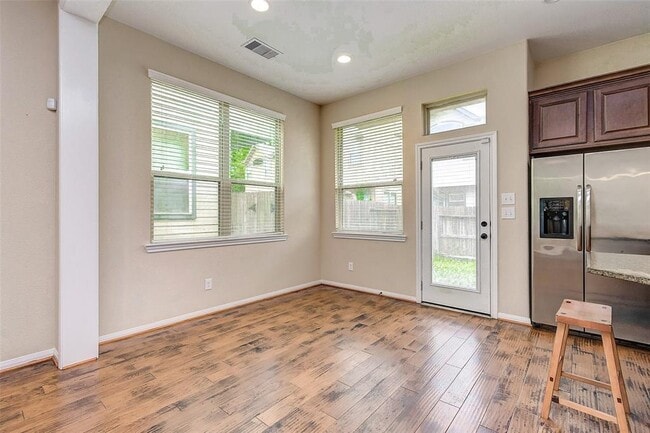 Building Photo - 16 Cheswood Manor Court