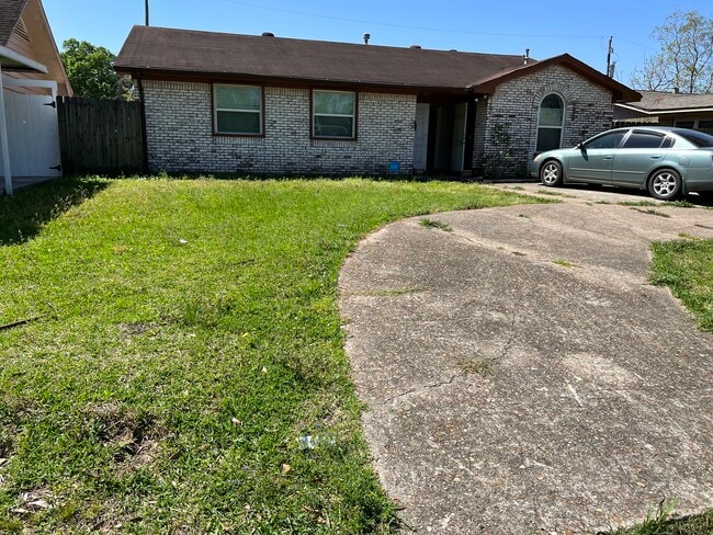 Building Photo - 705 Harold Ln