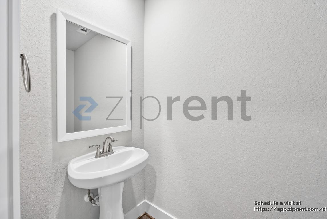 Building Photo - 8851 Oakland Rd