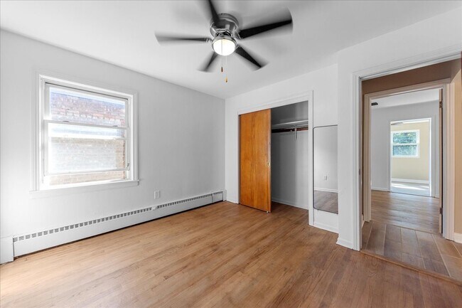 Building Photo - 2131 W 53rd Pl