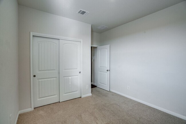 Building Photo - 152 Docile Lp