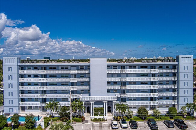 Building Photo - 2829 NE 33rd Ct