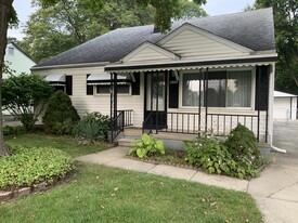 Building Photo - 829 Robinwood Dr