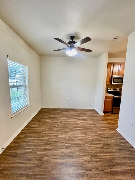 Building Photo - 2001 Kirby Lee St