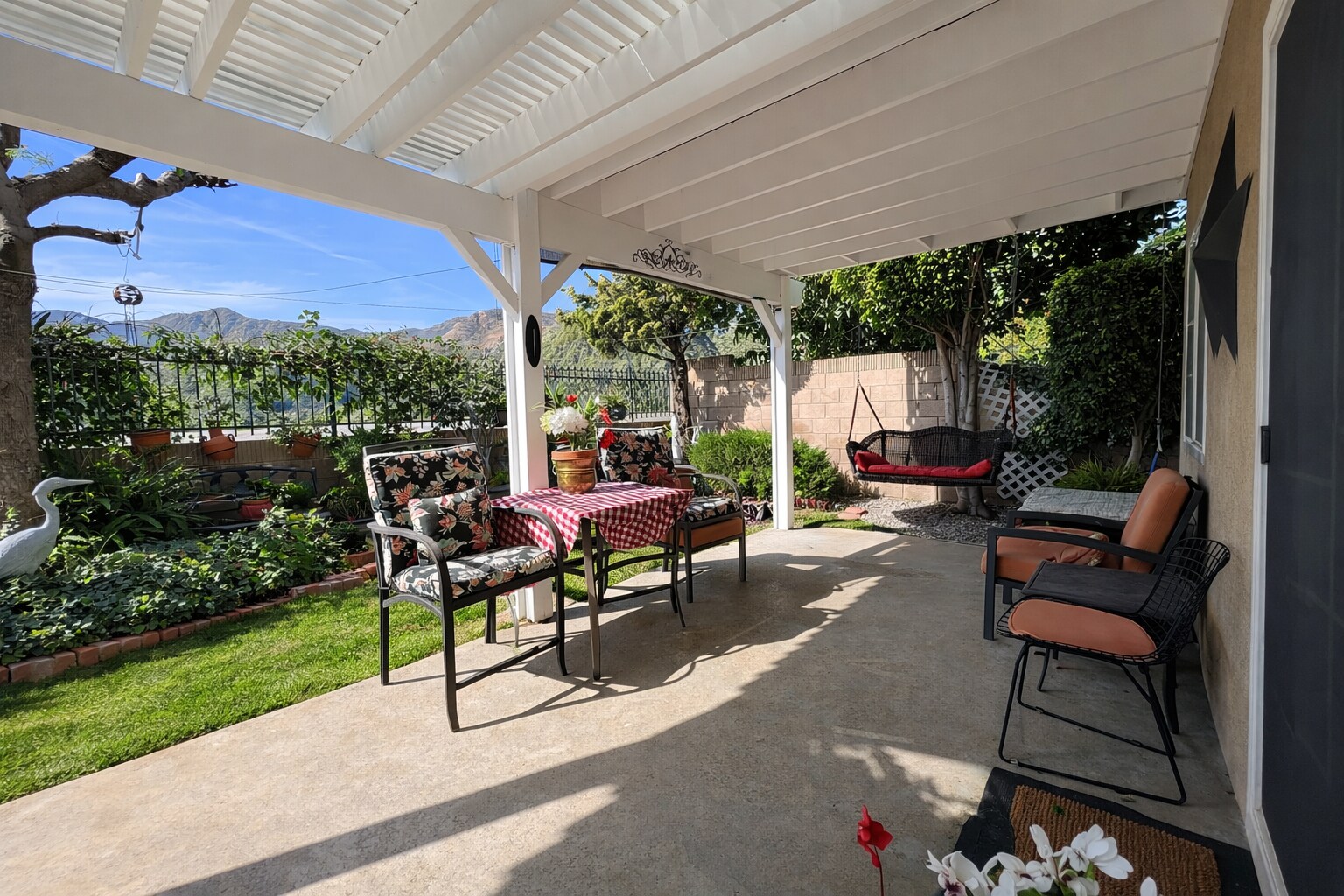 Building Photo - 1829 Mirador Dr