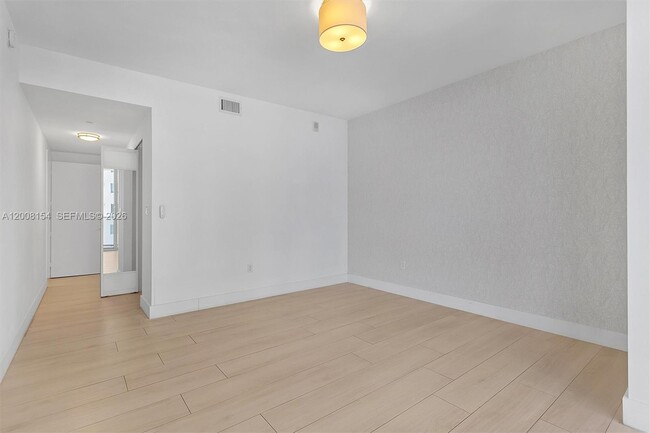 Building Photo - 488 NE 18th St