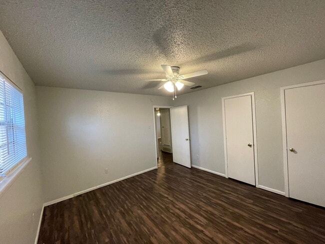 Building Photo - 7206 Avenue W