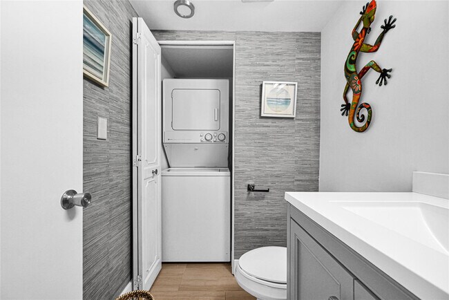 Building Photo - 3900 Galt Ocean Dr