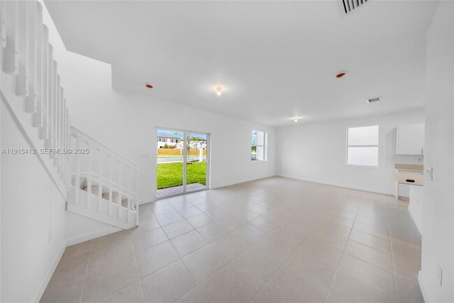 Building Photo - 2448 SE 27th Terrace