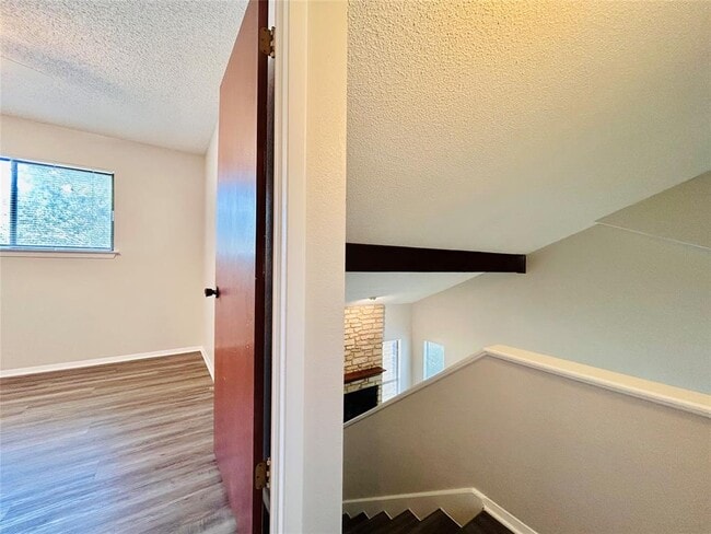 Building Photo - 7001 Winedale Dr