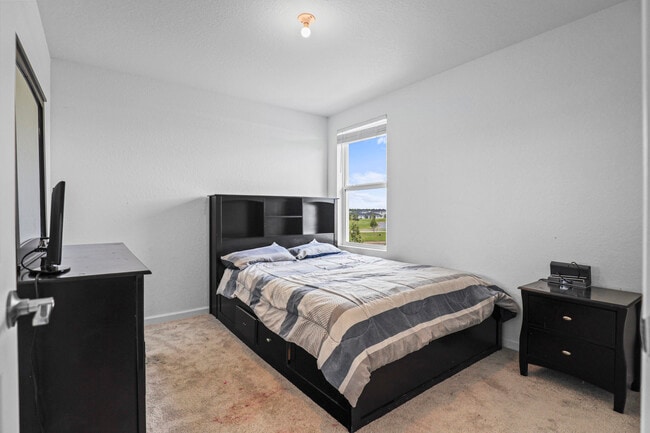 Building Photo - 11164 NW Middle Stream Dr