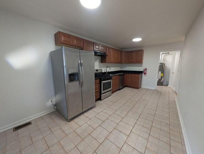 Building Photo - 511 Sewall Ave