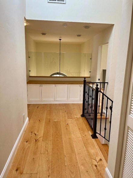 Building Photo - 445 Purisima Way