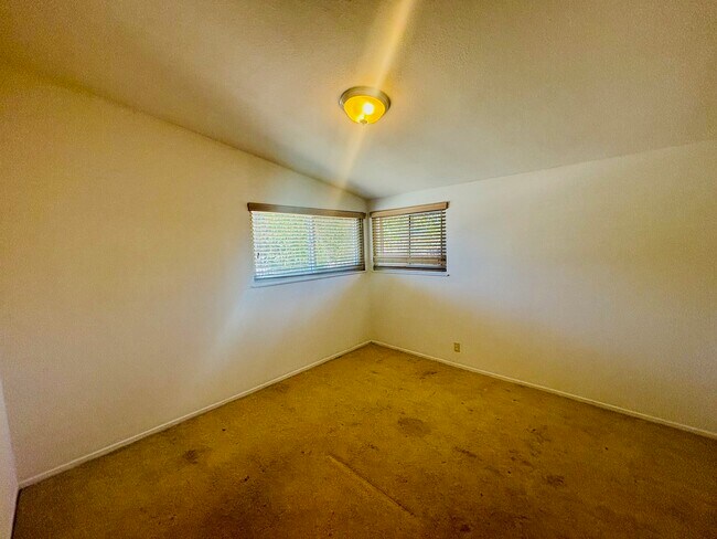 Building Photo - 38416 Pond Ave