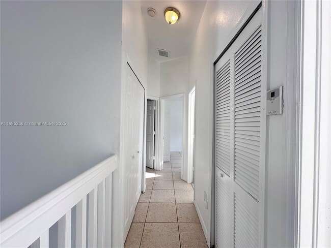 Building Photo - 3002 San Remo Cir