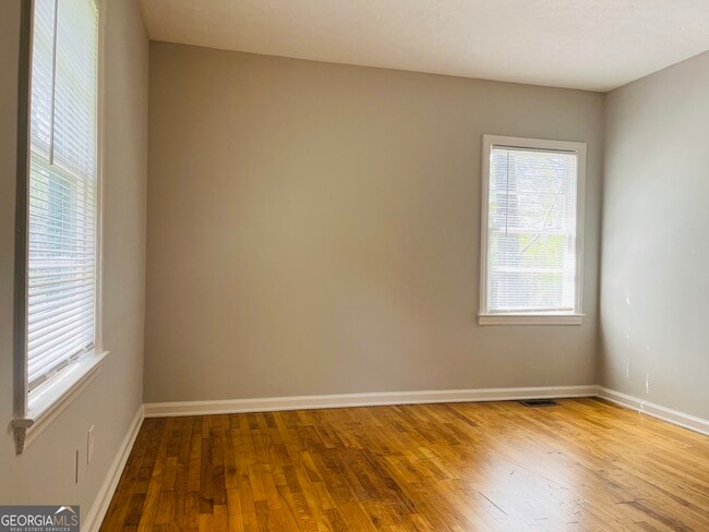 Building Photo - 32 N Cove Dr