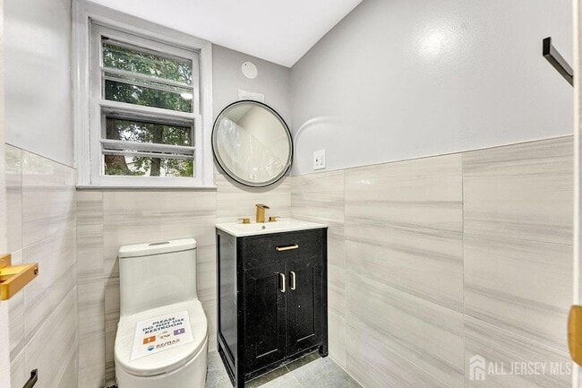 Building Photo - 5 Pelmont Pl