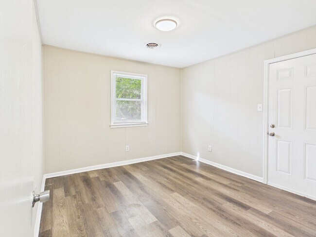 Building Photo - 838 S Jones St