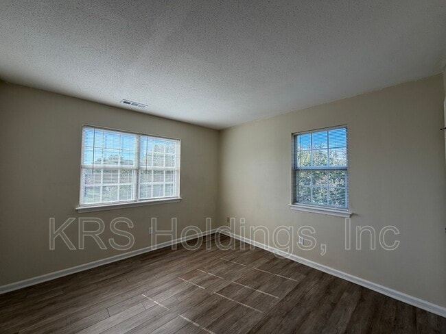 Building Photo - 917 Timber Creek Pl