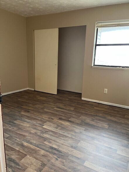 Building Photo - 1120 Johnson Ave