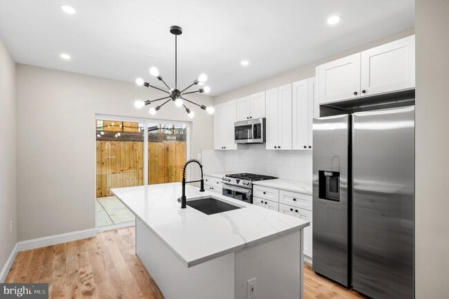 Building Photo - 2540 Sepviva St