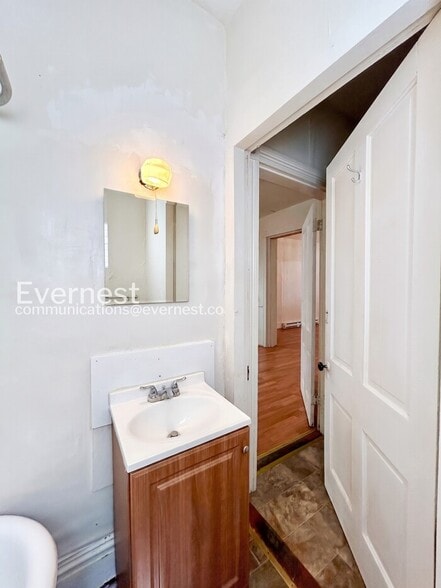 Building Photo - 1204 N 20th St