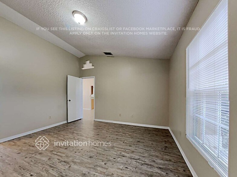 Building Photo - 2624 Lake Jackson Cir
