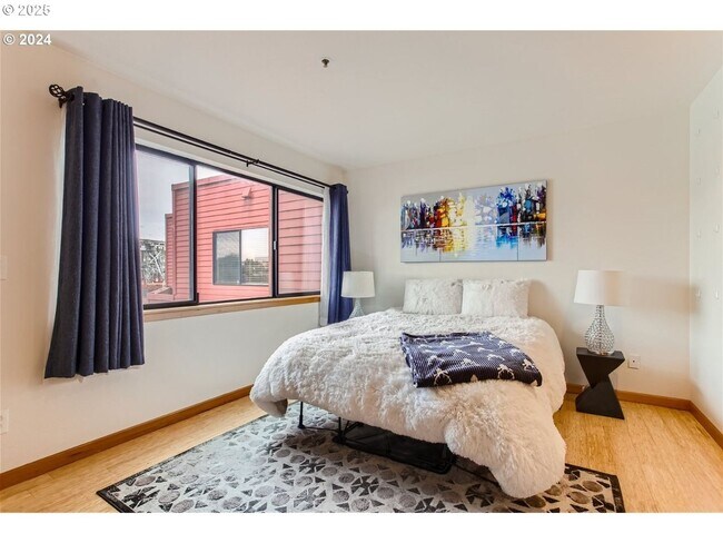 Building Photo - Modern Waterfront Living at The McCormick Pier! Call TODAY to schedule a tour! 503-664-4101