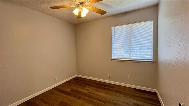 Building Photo - 10701 Lanshire Dr