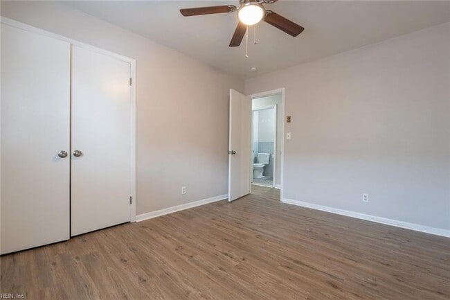 Building Photo - 344 Woodview Ave