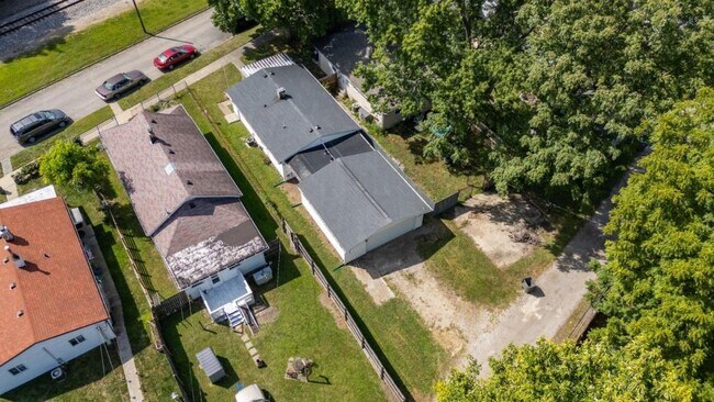 Building Photo - 4109 Weaver Ave