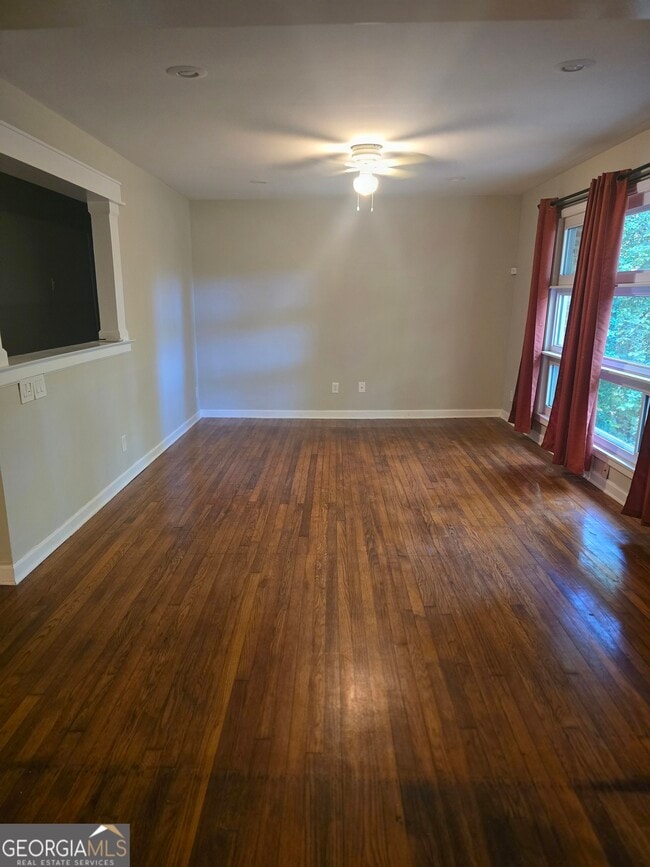 Building Photo - 2675 Headland Dr