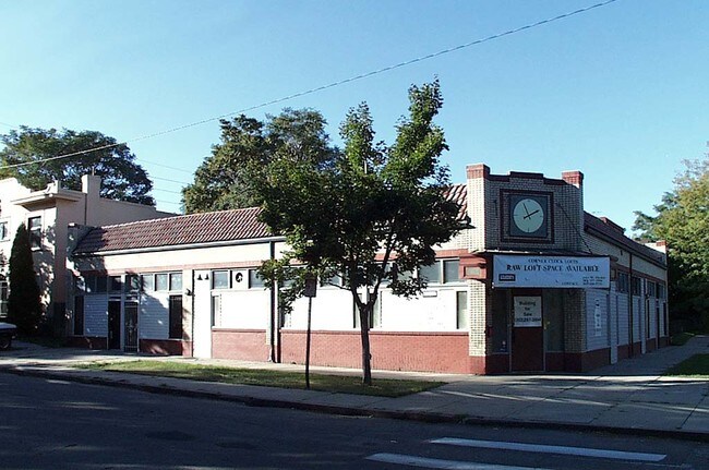 Building Photo - Corner Clock Lofts