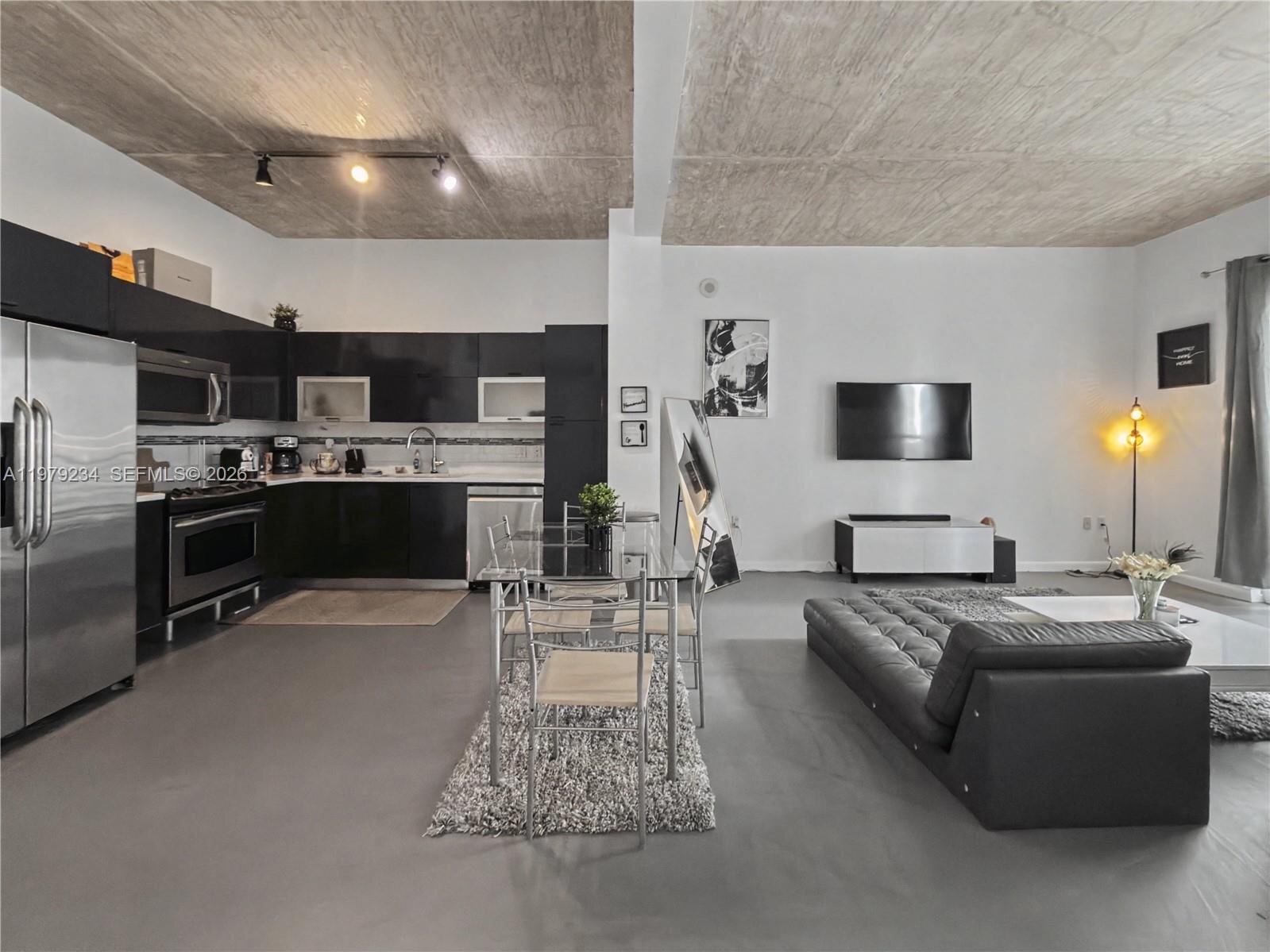 Building Photo - 234 NE 3rd St