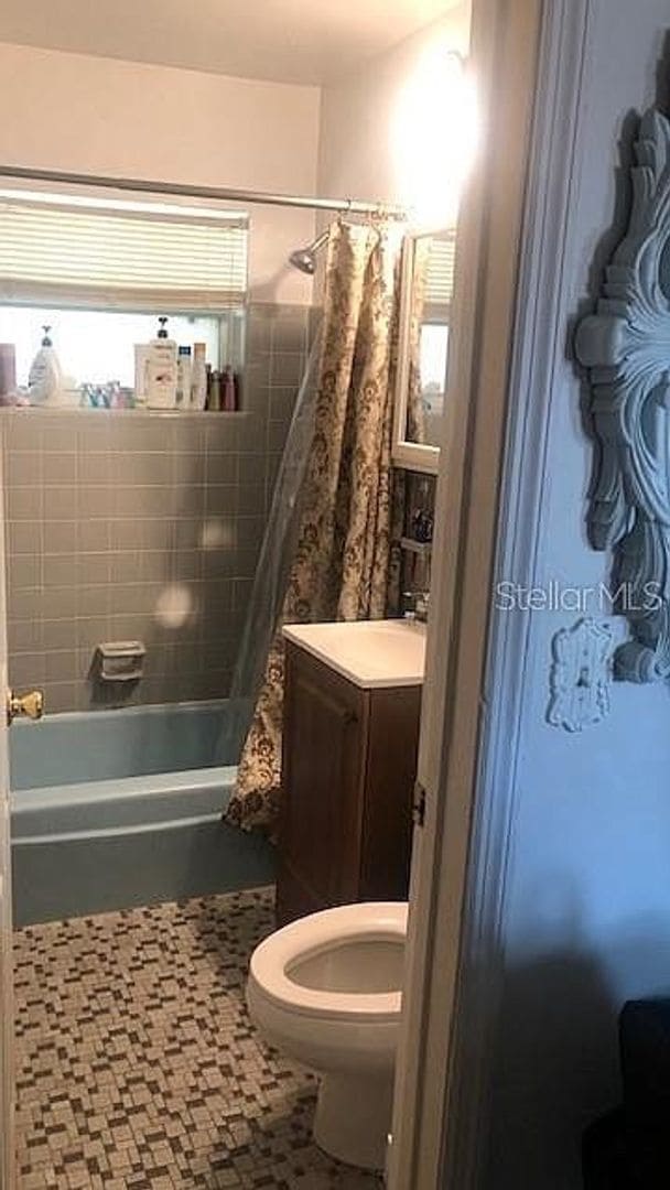 Building Photo - 1ST MONTH FREE RENT 3 Bed 1 Bath Home | Pet Friendly | Washer Dryer Hook Ups | Section 8 Welcome