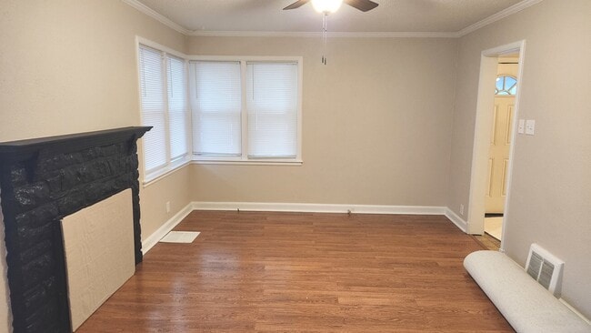 Building Photo - 814 Park Pl