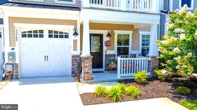 Building Photo - 33789 Freeport Dr