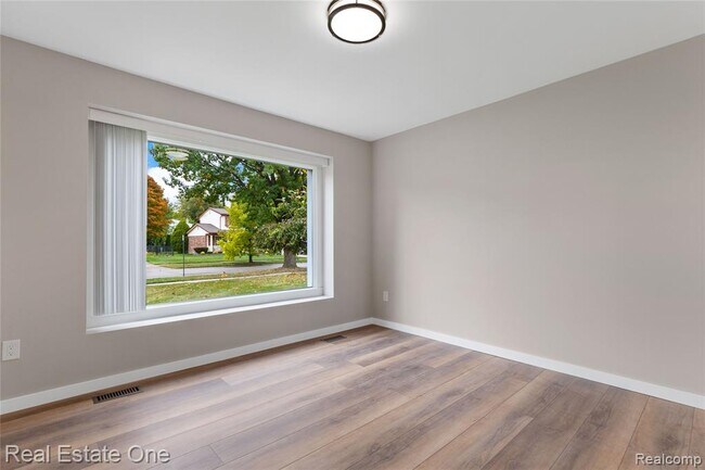 Building Photo - 5842 Marble Dr