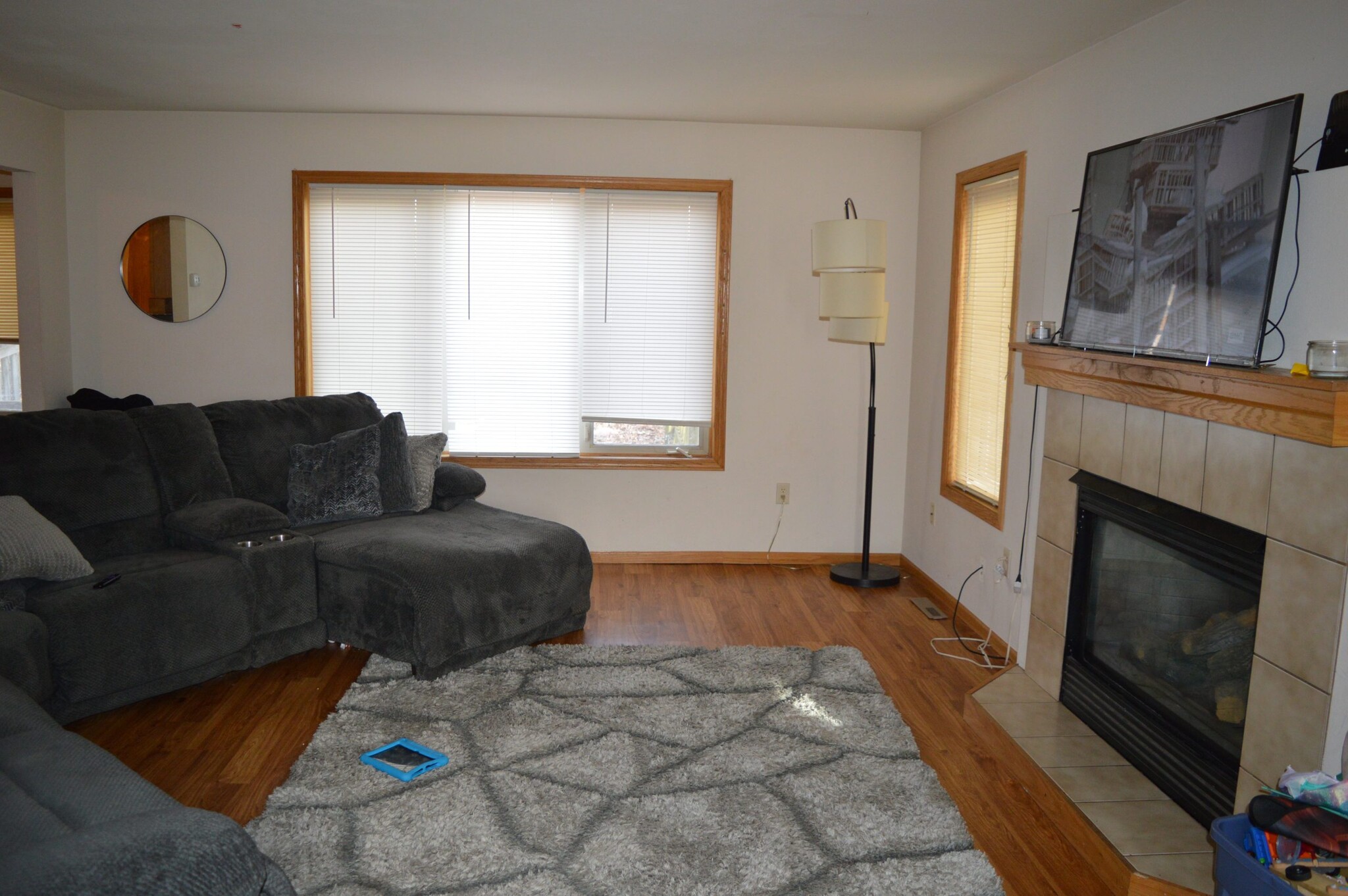 Building Photo - 1043 N Thompson Dr