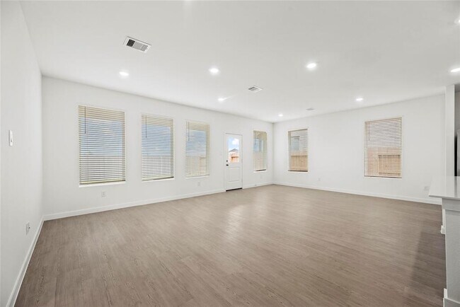 Building Photo - 16515 Mesquite Fld Dr