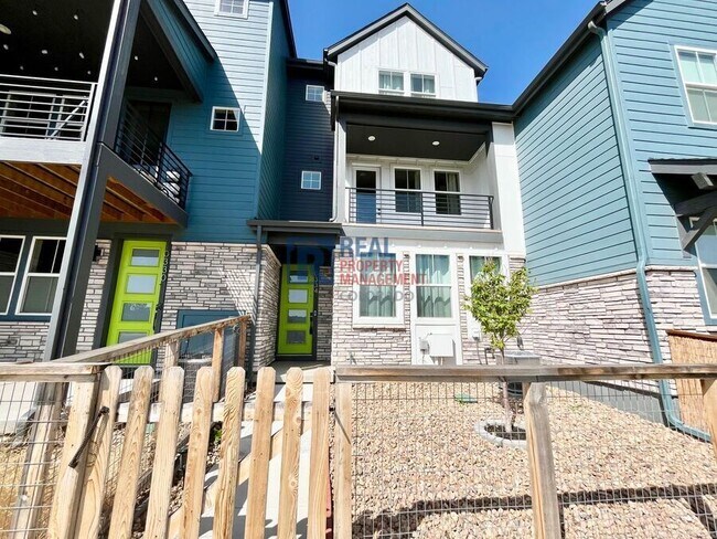 Primary Photo - 10334 Milwaukee Cir