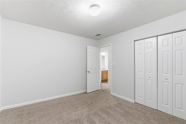 Building Photo - 43 Golden Pine Rd SW