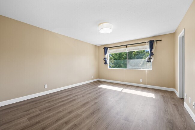 Building Photo - 1101 Golden Springs Dr