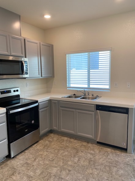 Building Photo - 3842 Bridgemeadow Way