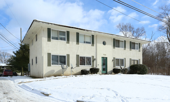 Building Photo - Coves at Columbus on Eaton and Miner Avenue