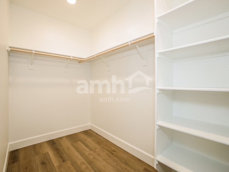 Building Photo - 6439 Intuition Ln