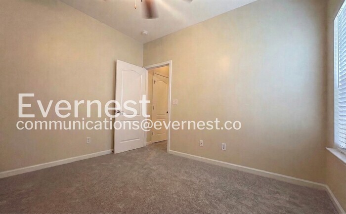 Building Photo - 273 Oxmoor Pl