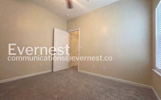 Building Photo - 273 Oxmoor Pl