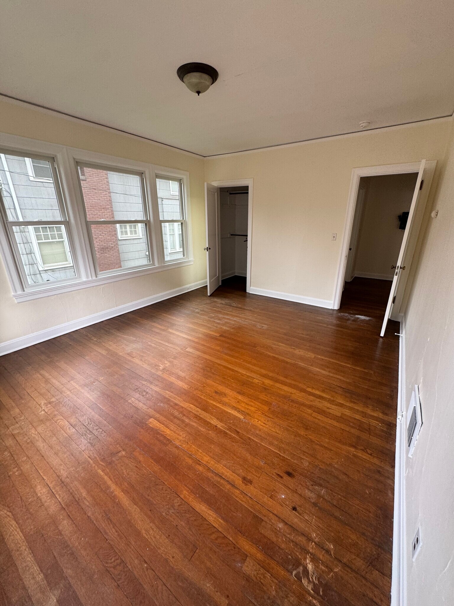 BR toward closet - 1329 Northeast Hancock Street